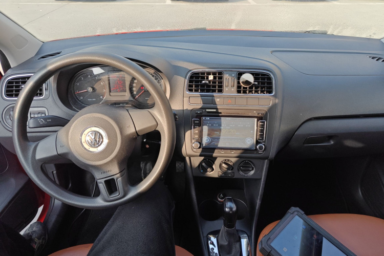 大众 Polo 2013款 1.6L 自动舒适版中控内饰12