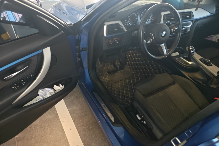 宝马3系 2018款 320i M运动套装中控内饰20