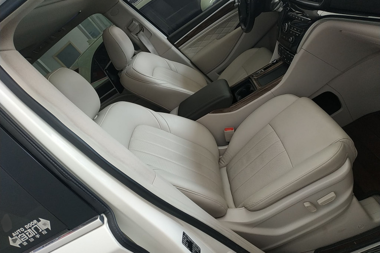 广汽传祺 传祺M8 2018款 320T 旗舰版局部细节41