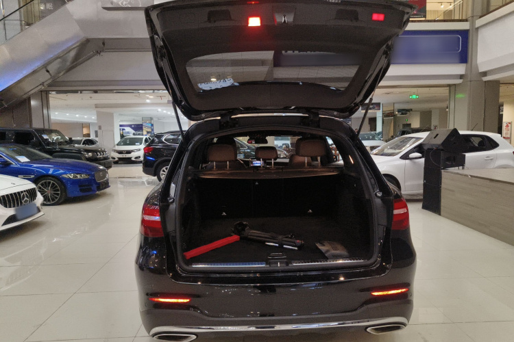 奔驰GLC 2017款 GLC 260 4MATIC 豪华型机舱底盘23