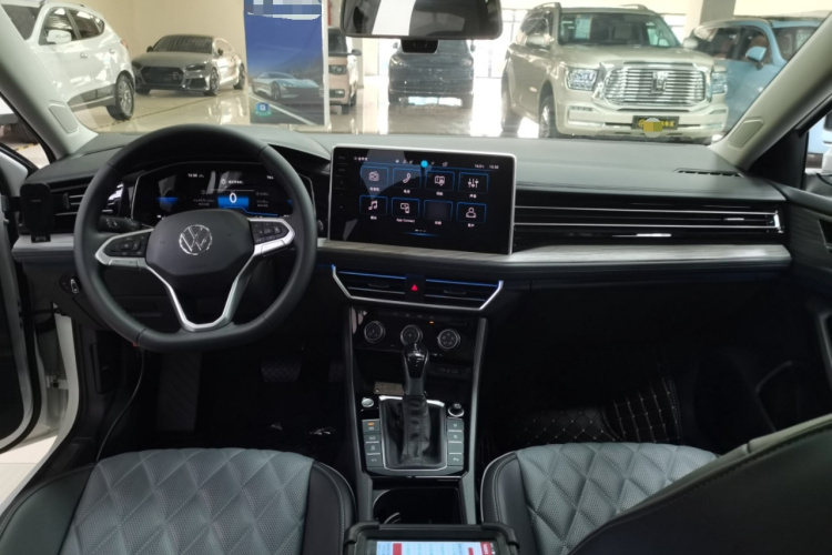 大众 速腾 2025款 改款三 300TSI DSG超越版中控内饰7002