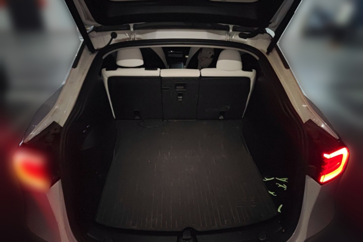 特斯拉 Model Y 2022款 长续航全轮驱动版中控内饰23