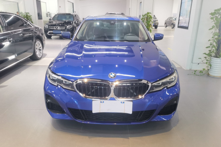 宝马3系 2020款 325i M运动套装车身外观2