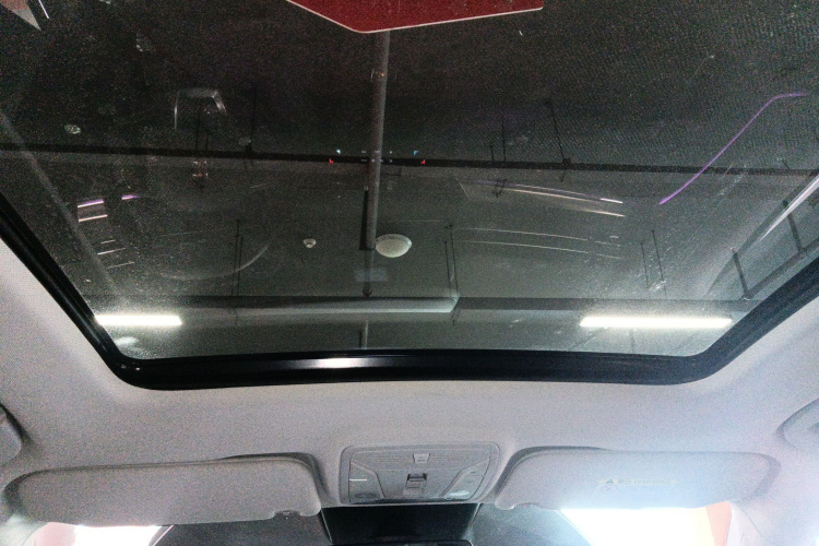 红旗HS5 2022款 改款 2.0T 智联旗享四驱版中控内饰22