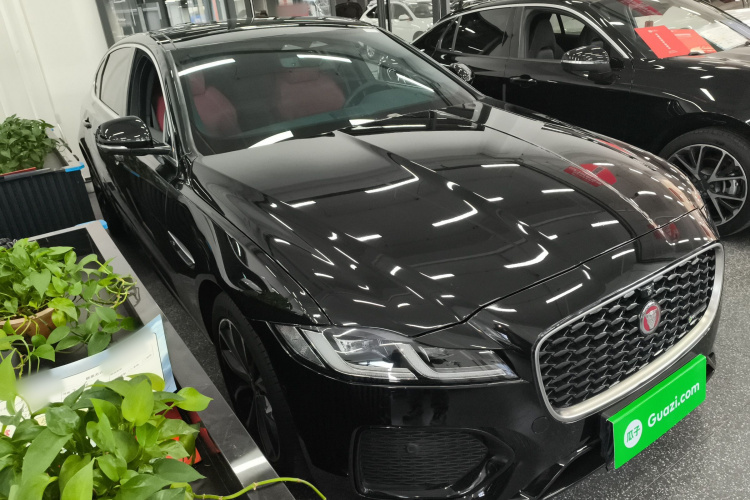 捷豹XFL 2023款 XFL 2.0T P250 两驱精英运动版车身外观3