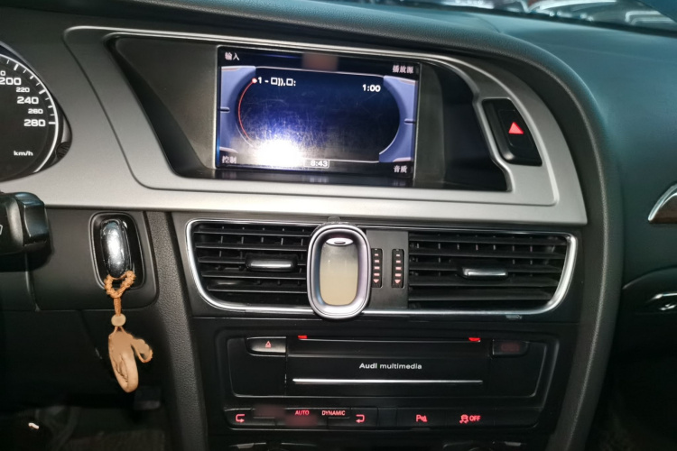 奥迪A4L 2012款 2.0 TFSI 自动运动型局部细节16