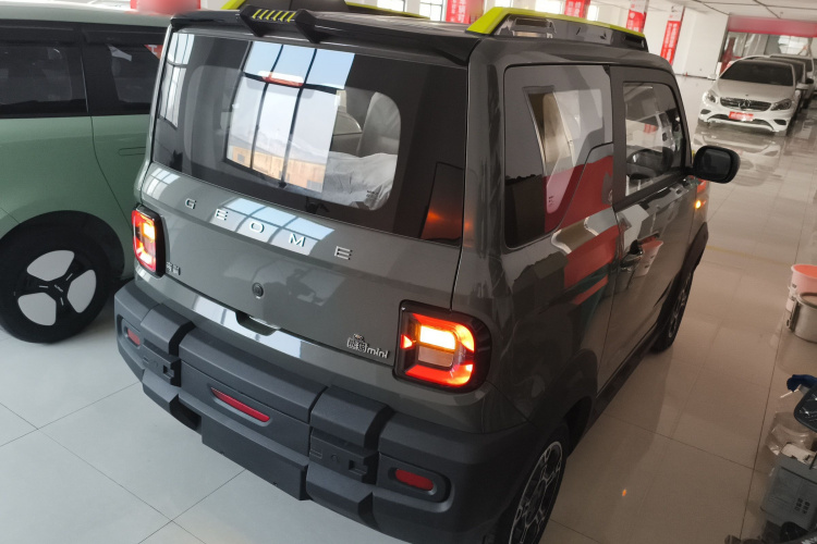 吉利银河 2025款 210km 熊猫骑士车身外观7