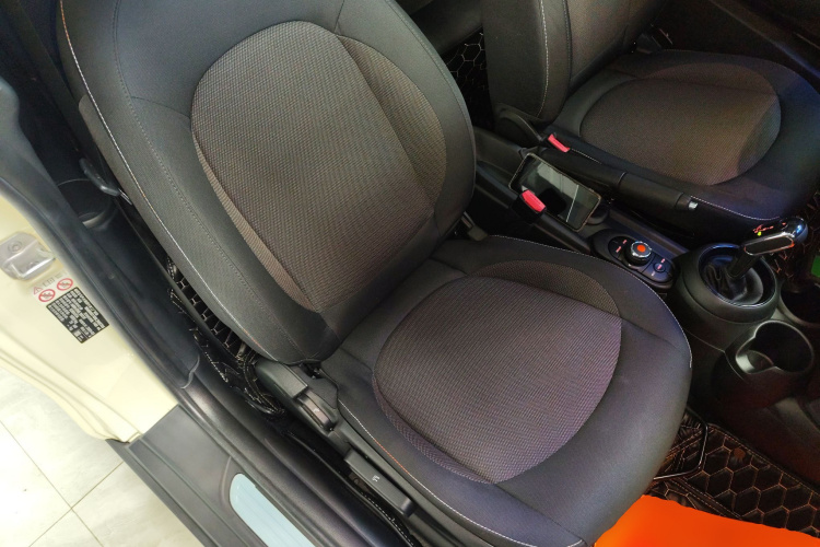 MINI 2020款 1.5T ONE局部细节41