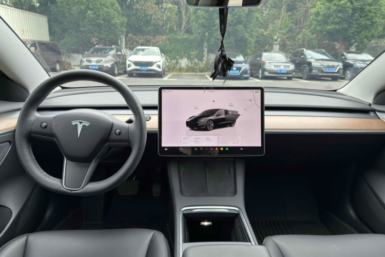 特斯拉 Model 3 2022款 后轮驱动版中控内饰7001