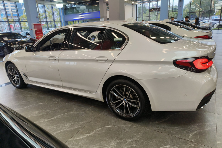 宝马5系 2022款 改款二 525Li M运动套装车身外观4