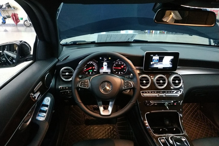 奔驰GLC 2019款 GLC 260 L 4MATIC 豪华型中控内饰13