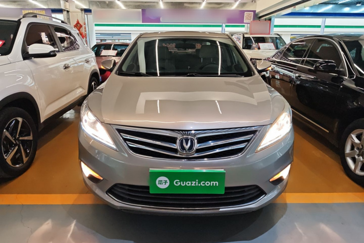 长安 逸动 2016款 1.6L 自动风尚型车身外观2