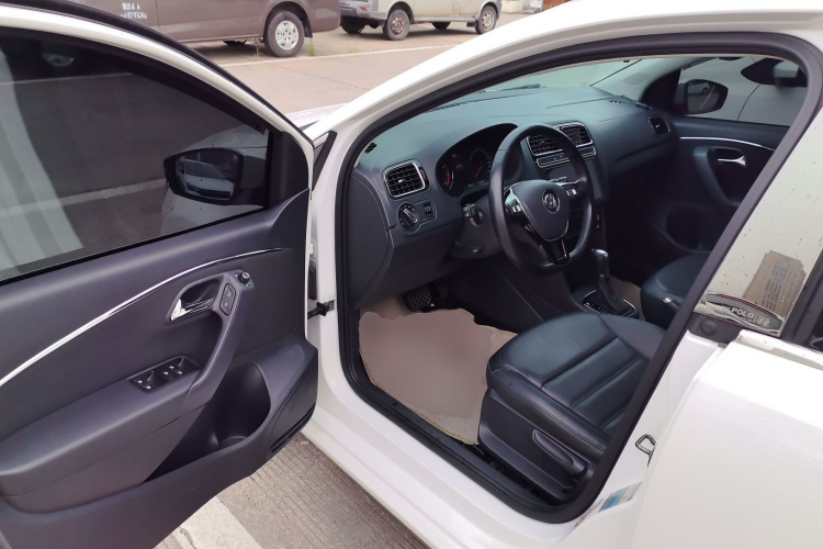 大众 Polo 2016款 1.6L 自动豪华型中控内饰7003