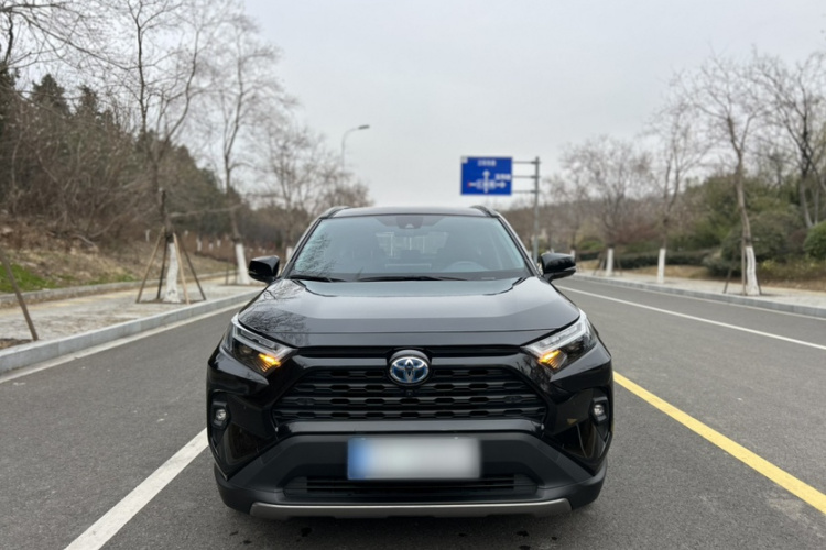 丰田 RAV4荣放 2023款 双擎 2.5L E-CVT两驱精英Plus版车身外观6002