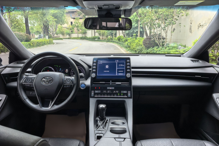 丰田 亚洲龙 2019款 双擎 2.5L XLE尊贵版 国VI中控内饰7001