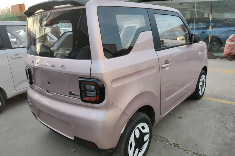 吉利银河 熊猫 2025款 210km 元气熊车身外观7