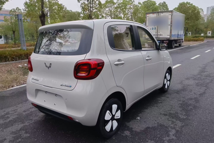 五菱汽车 宏光MINIEV 2025款 四门版 进阶款车身外观6005