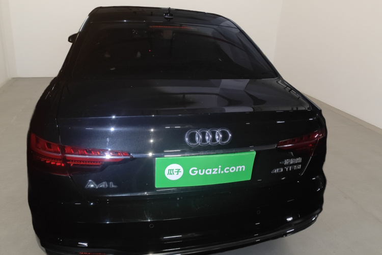 奥迪A4L 2020款 40 TFSI 豪华致雅型车身外观6