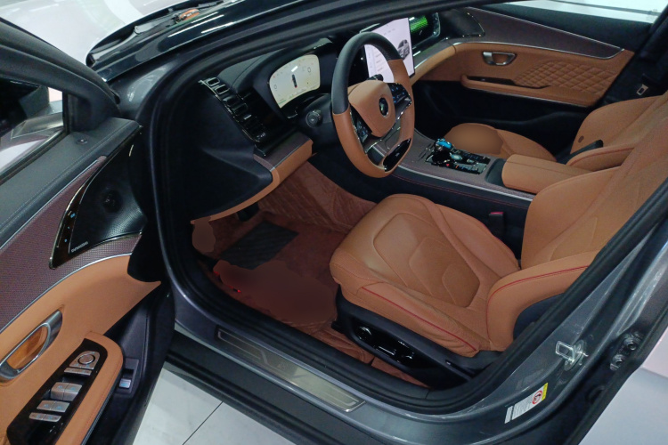 比亚迪 汉 2022款 EV 创世版 715KM前驱旗舰型中控内饰7003