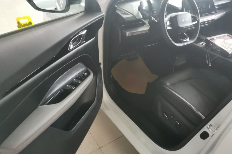 长安欧尚 欧尚Z6新能源 2023款 智电iDD 150KM旗舰PLUS智慧泊车版中控内饰7003