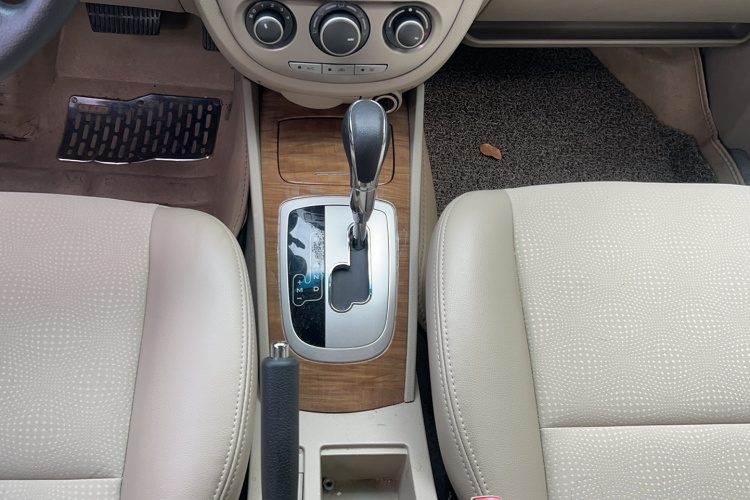 别克 凯越 2015款 1.5L 自动经典型局部细节18