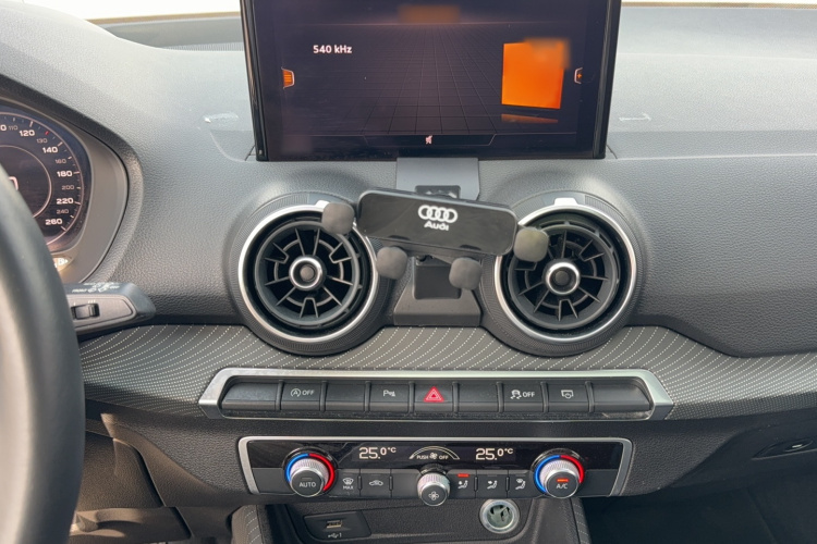 奥迪Q2L 2018款 35 TFSI 豪华致雅型 国V局部细节16