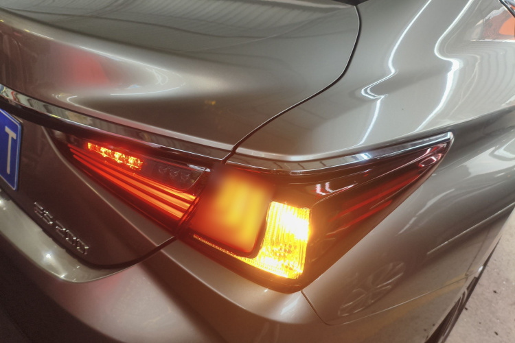 雷克萨斯ES 2022款 200 卓越版车身外观6006