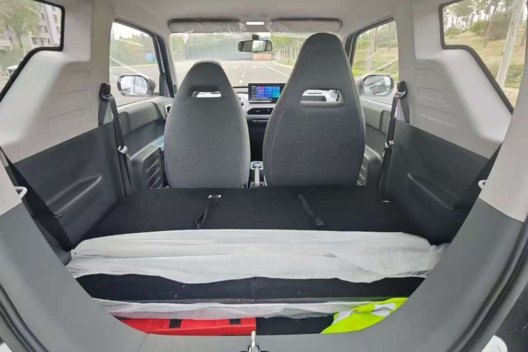 吉利银河 2024款 熊猫mini 200km 耐力熊中控内饰7005