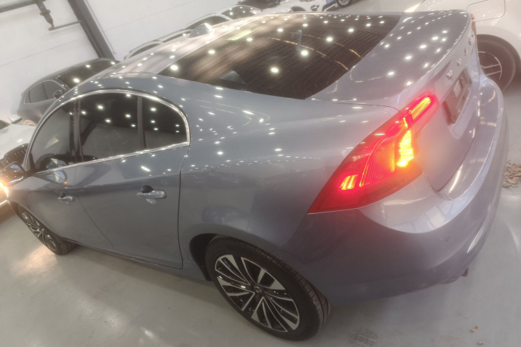 沃尔沃S60 2019款 S60L T5 智远版车身外观6003