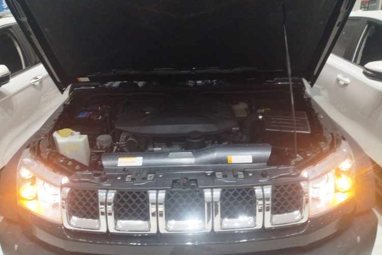 北京越野 北京BJ40 2016款 40L 2.3T 自动四驱尊享版机舱底盘24