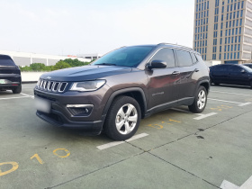 Jeep 指南者 2020款 220T 自动精英版