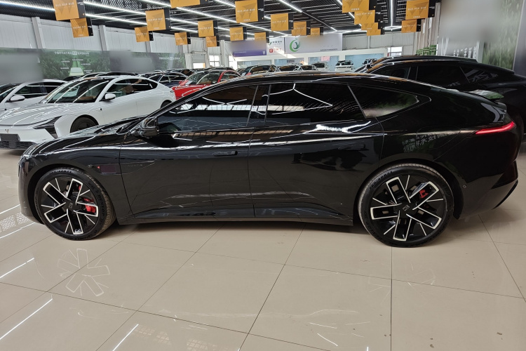 阿维塔12 2024款 700 三激光后驱奢享版车身外观6003