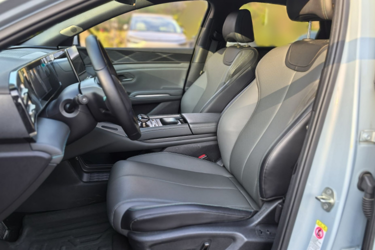 比亚迪 秦L 2024款 DM-i 120KM超越型中控内饰7003