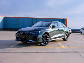 奥迪A3 2025款 A3L Limousine 35TFSI 飞驰尊享型