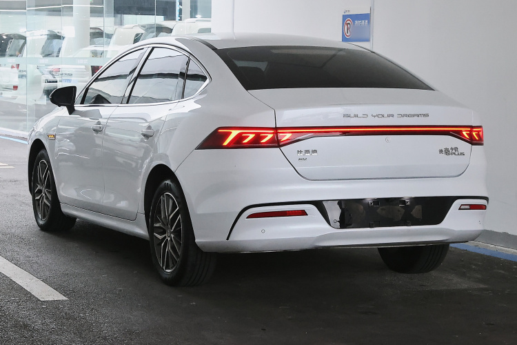 比亚迪 秦PLUS 2024款 荣耀版 EV 510KM领先型车身外观5