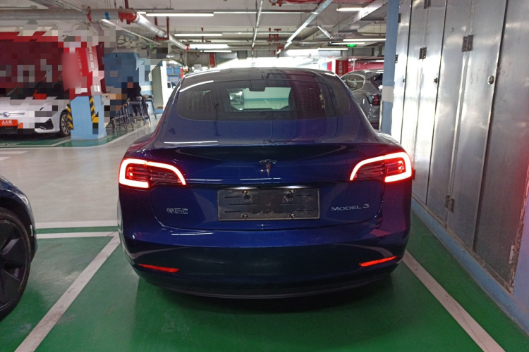 特斯拉 Model 3 2020款 改款 长续航后轮驱动版车身外观6