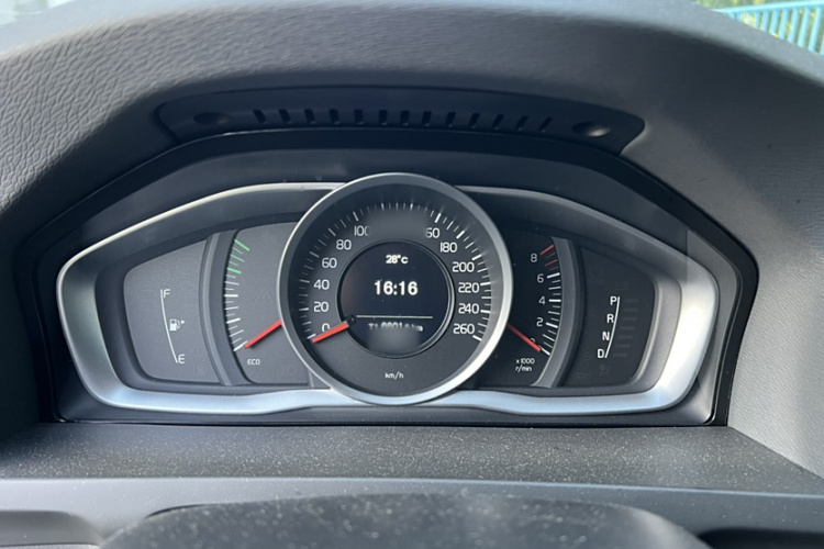 沃尔沃S60 2019款 S60L 改款 T5 智进进阶版中控内饰7002