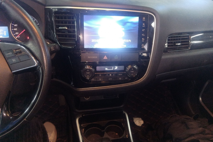 三菱 欧蓝德 2018款 2.0L 两驱荣耀版 5座局部细节16