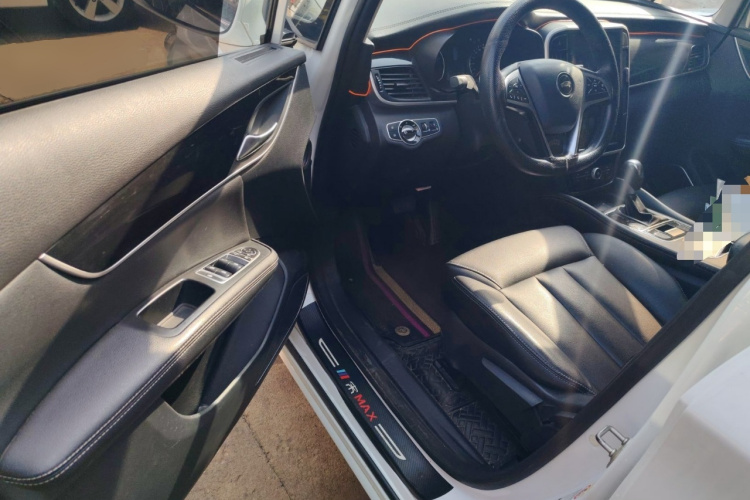 比亚迪 宋MAX 2017款 1.5T 自动智联豪华型 7座中控内饰20