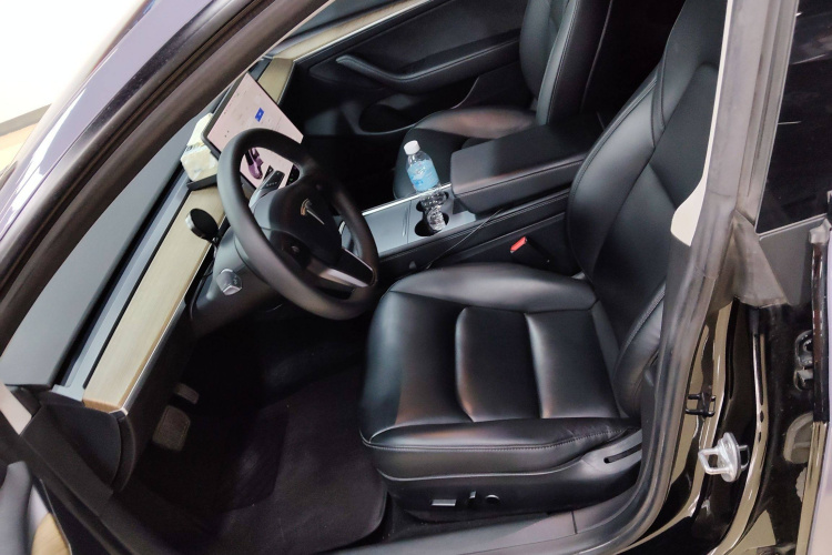 特斯拉 Model 3 2021款 标准续航后驱升级版中控内饰19