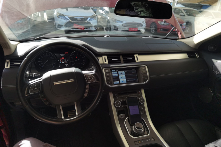路虎 揽胜极光 2015款 2.0T 五门锐动版中控内饰12