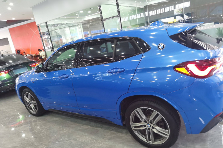 宝马X2 2020款 sDrive25i 领先型M运动套装车身外观4