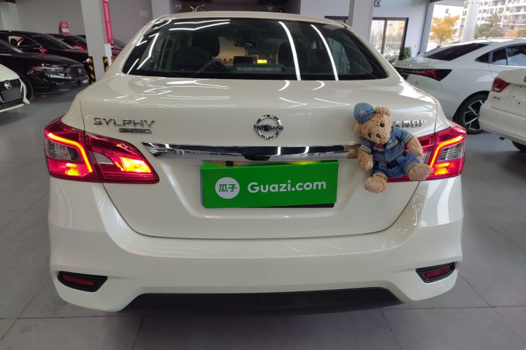 日产 轩逸 2022款 经典 1.6XE CVT舒适版车身外观6