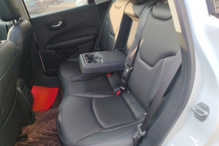 Jeep 指南者 2019款 200T 自动家享-互联大屏版中控内饰21