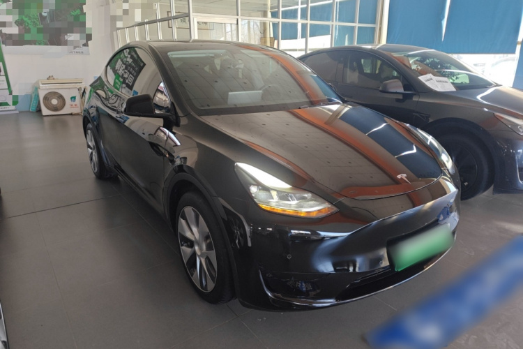 特斯拉 Model Y 2022款 后轮驱动版车身外观3