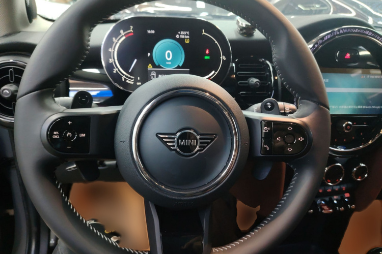 MINI 2023款 2.0T COOPER S 艺术家 五门版局部细节13