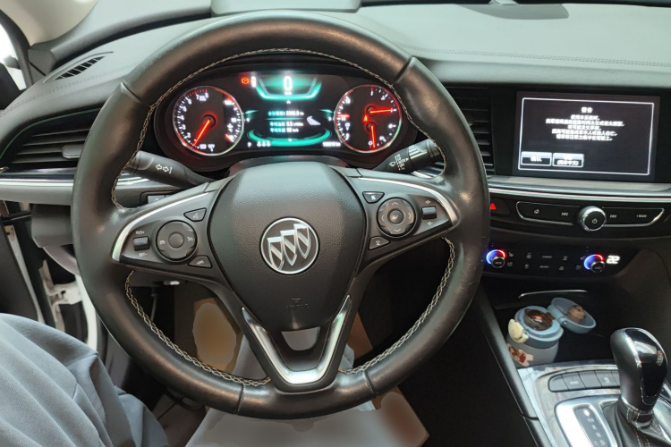 别克 君威 2017款 28T 尊享型中控内饰13