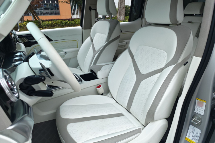 超境汽车 共创坦克300 2021款 2.0T 赛博坦克中控内饰7007