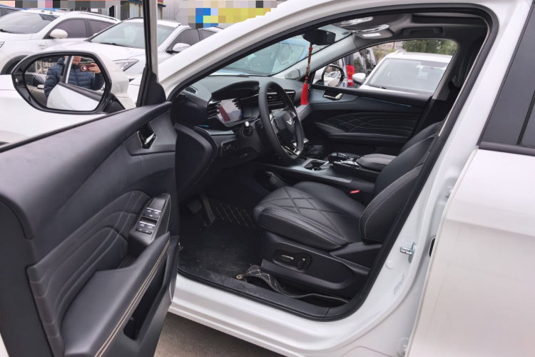 凯翼昆仑 2023款 昆仑 300 天际版中控内饰20