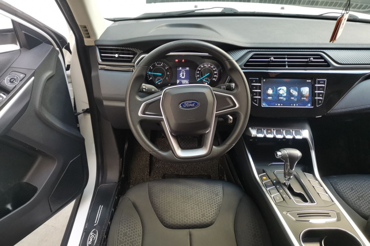 福特 领界 2019款 EcoBoost 145 CVT精领型 国VI局部细节13